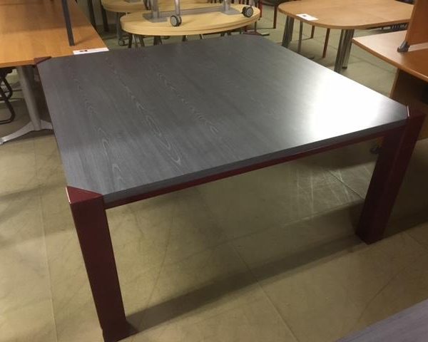 TABLE GRISE NEUF DECLASSE